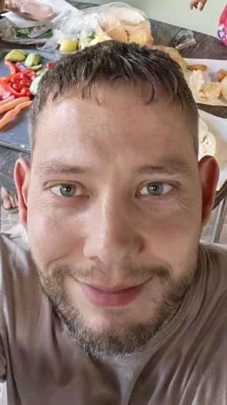 Roland Veres – Melegburkoló és parkettázás, Seregélyes