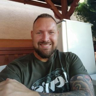 Gergő Csontos – Gamer PC építés és konfigurálás, Csetény