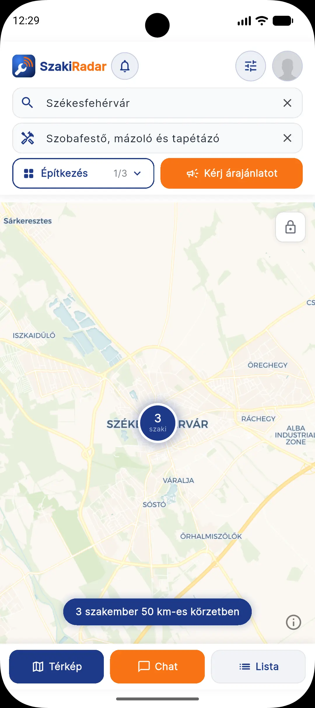 Térképes szakikeresés a SzakiRadar appban: Székesfehérvár, kőműves, 4 szakember 50 km-es körzetben.